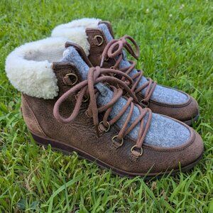 Like new! Sorel Harlow Lace Cozy Booties